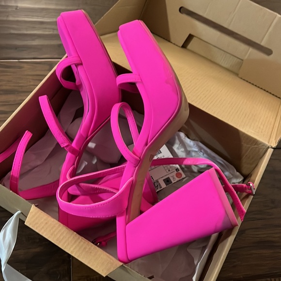 Magenta Zara block heels — well worn — selling cheap for bachelorettes/NYE - Picture 6 of 6